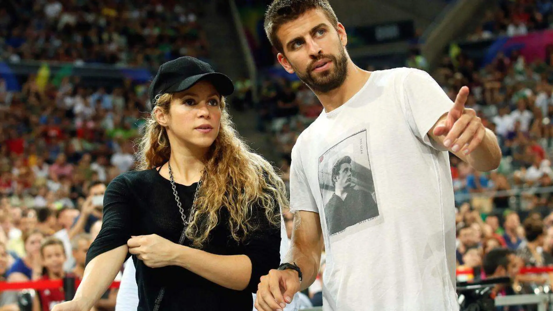 Se van de Barcelona Shakira y Piqué logran acuerdo por la custodia de sus dos hijos